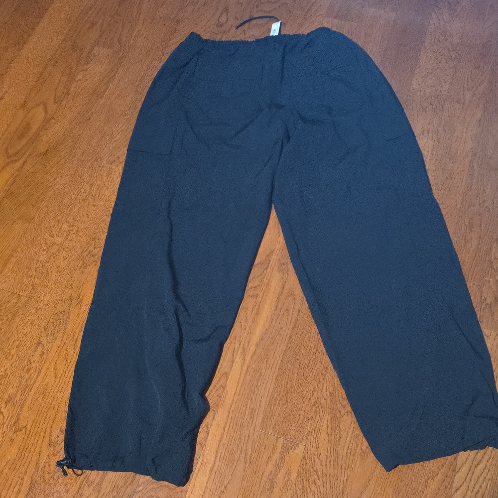 COPY NWT Pink Victoria Secret Parachute Cargo Pants - Black - Picture 8 of 8